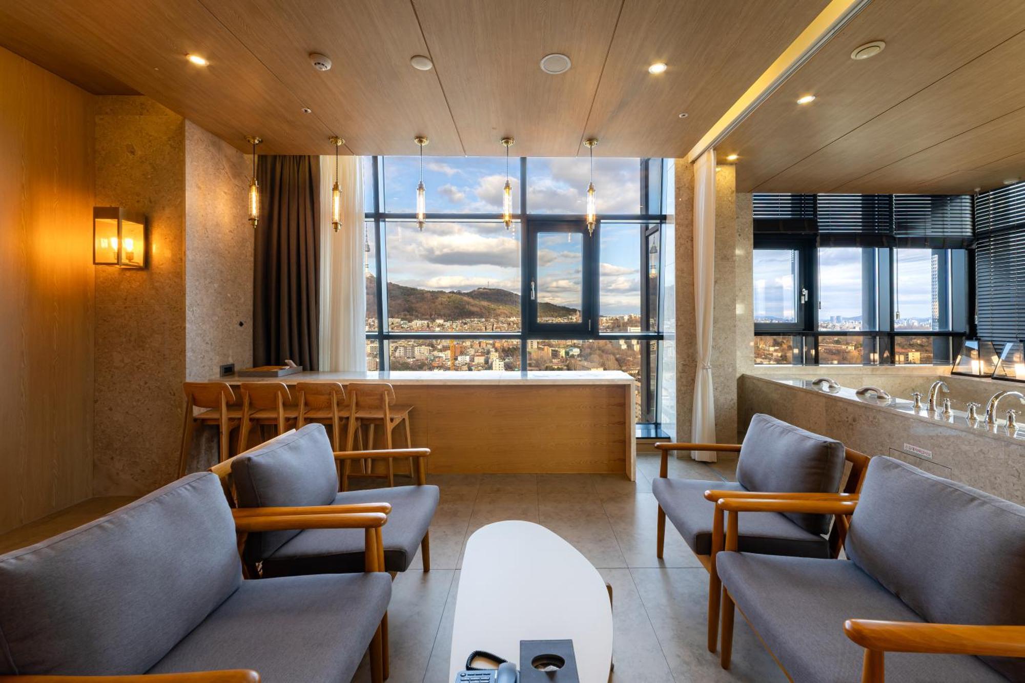 Hotel The Designers Seoul Station Екстериор снимка