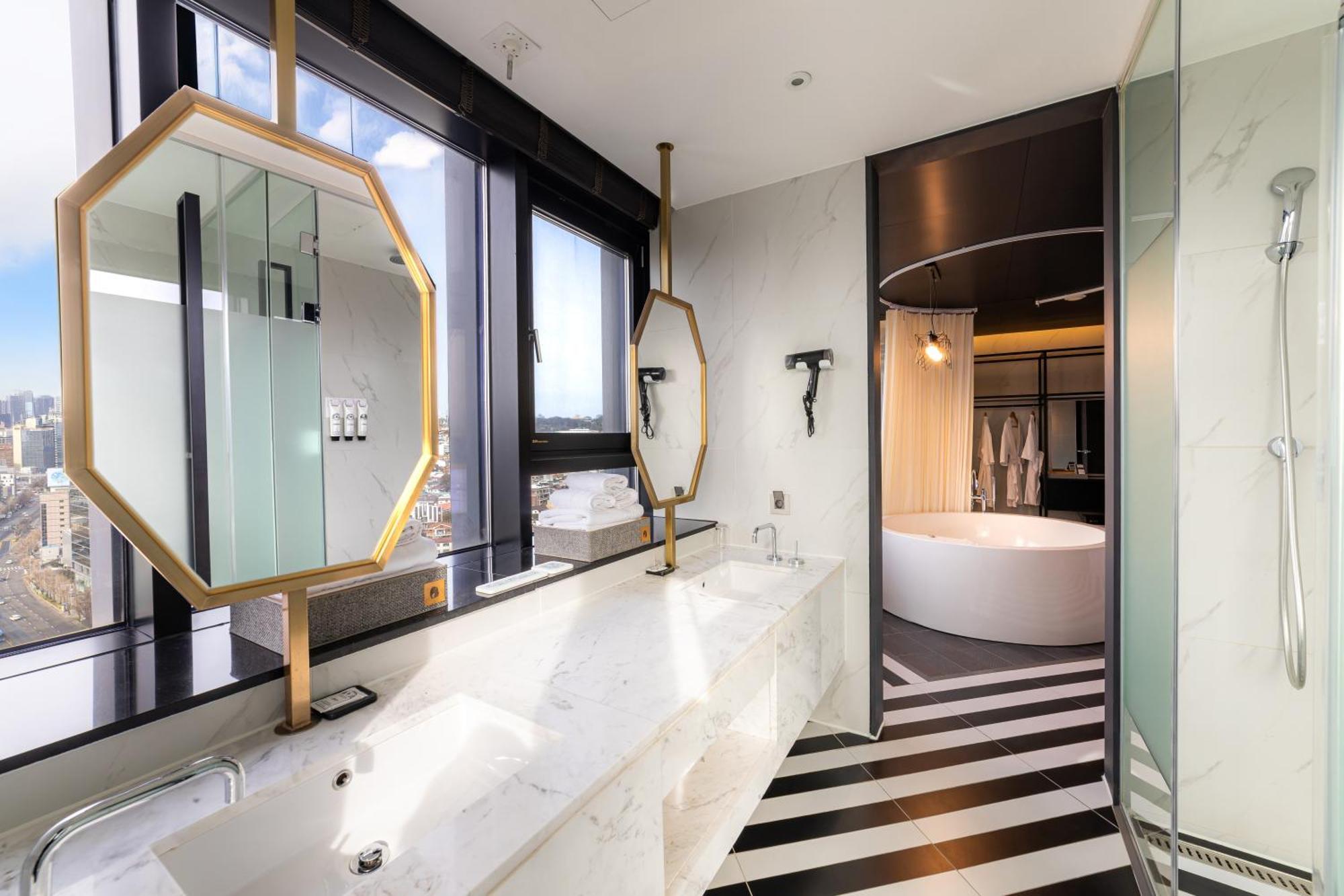 Hotel The Designers Seoul Station Екстериор снимка