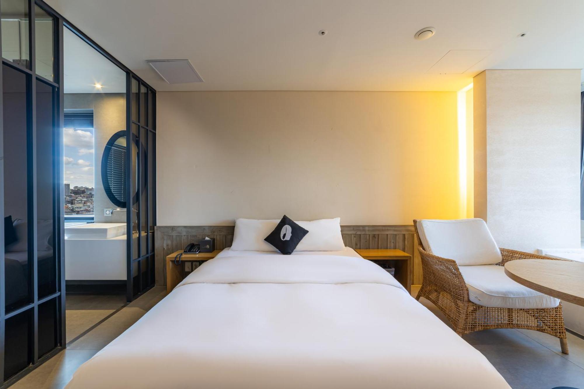Hotel The Designers Seoul Station Екстериор снимка